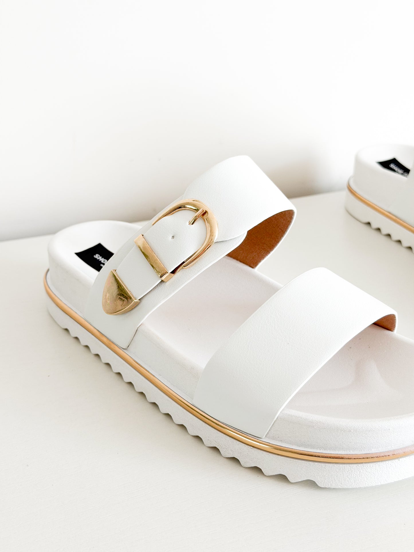 Salable white