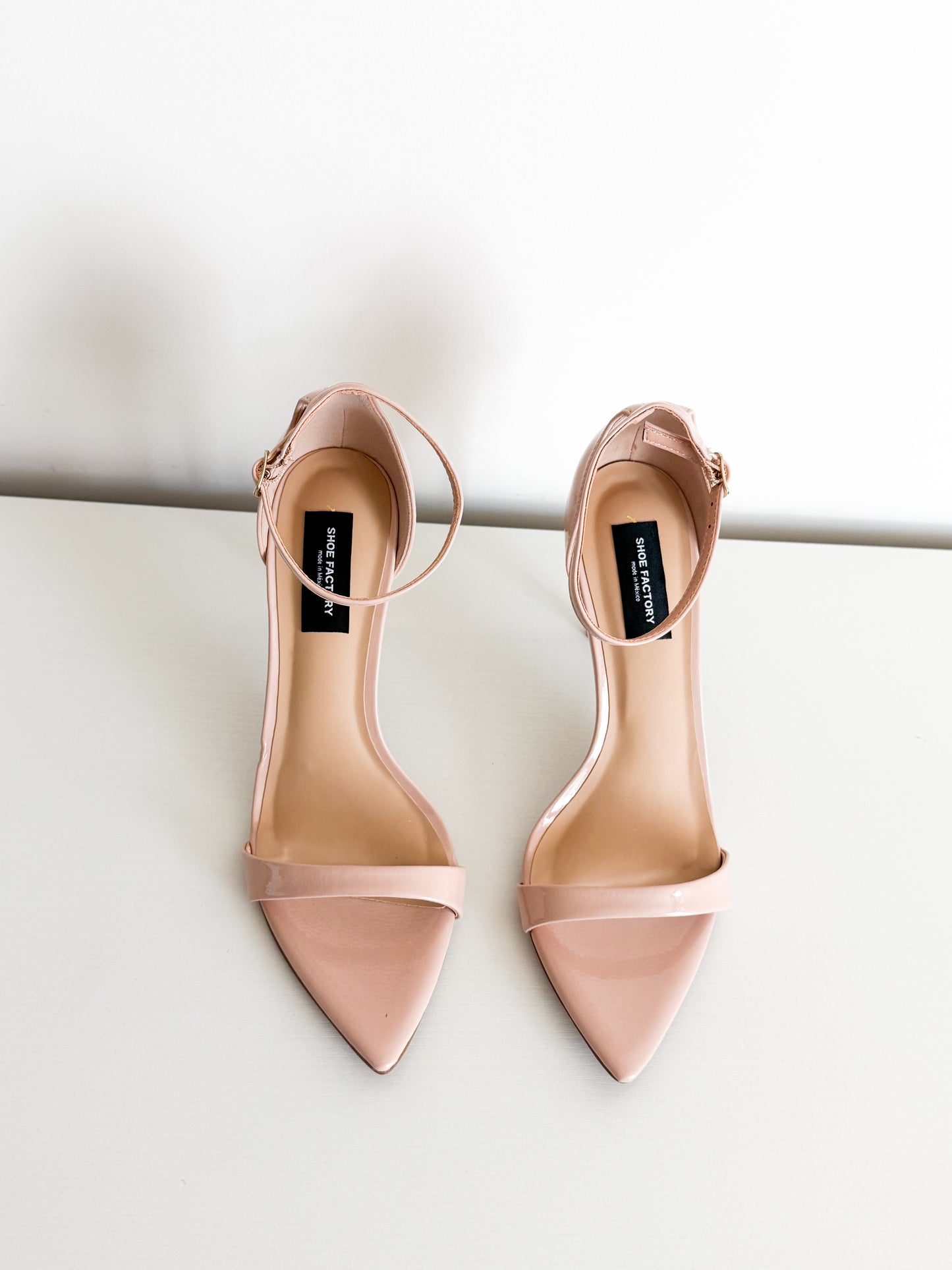 Triangle nude