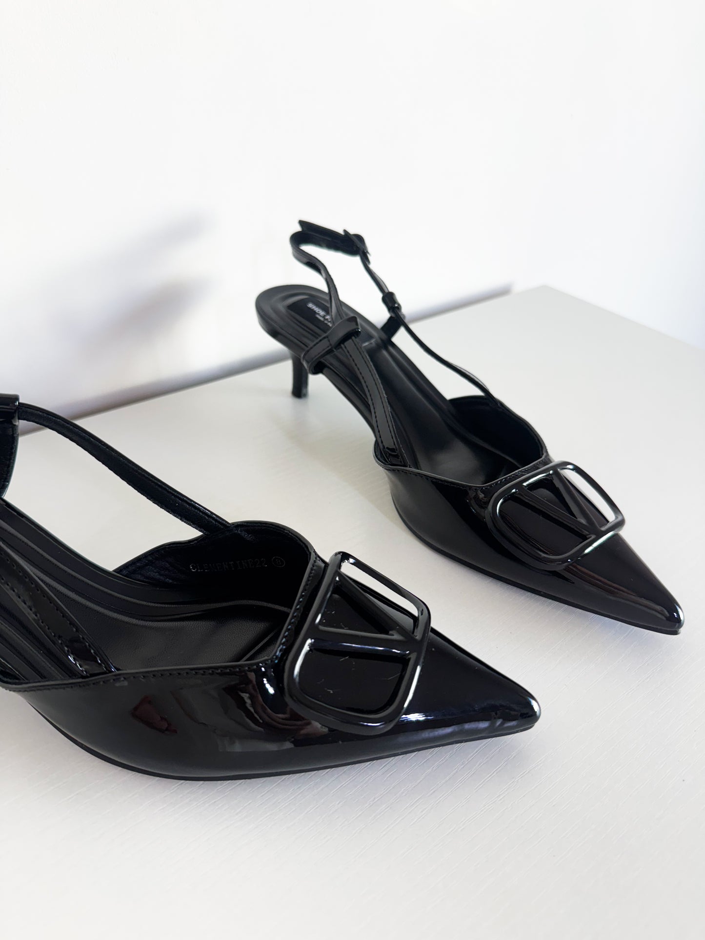 Clementine negro charol