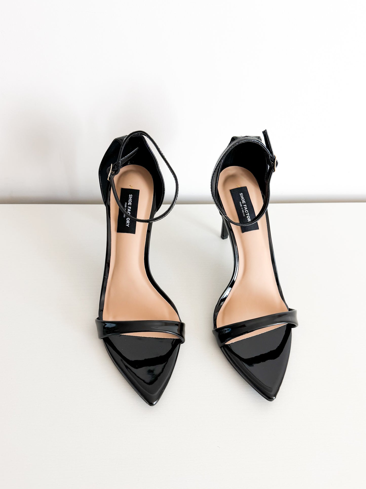Triangle black
