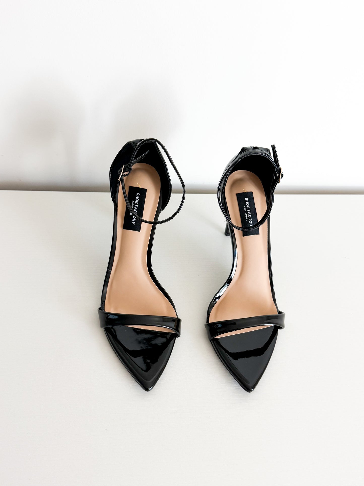 Triangle black