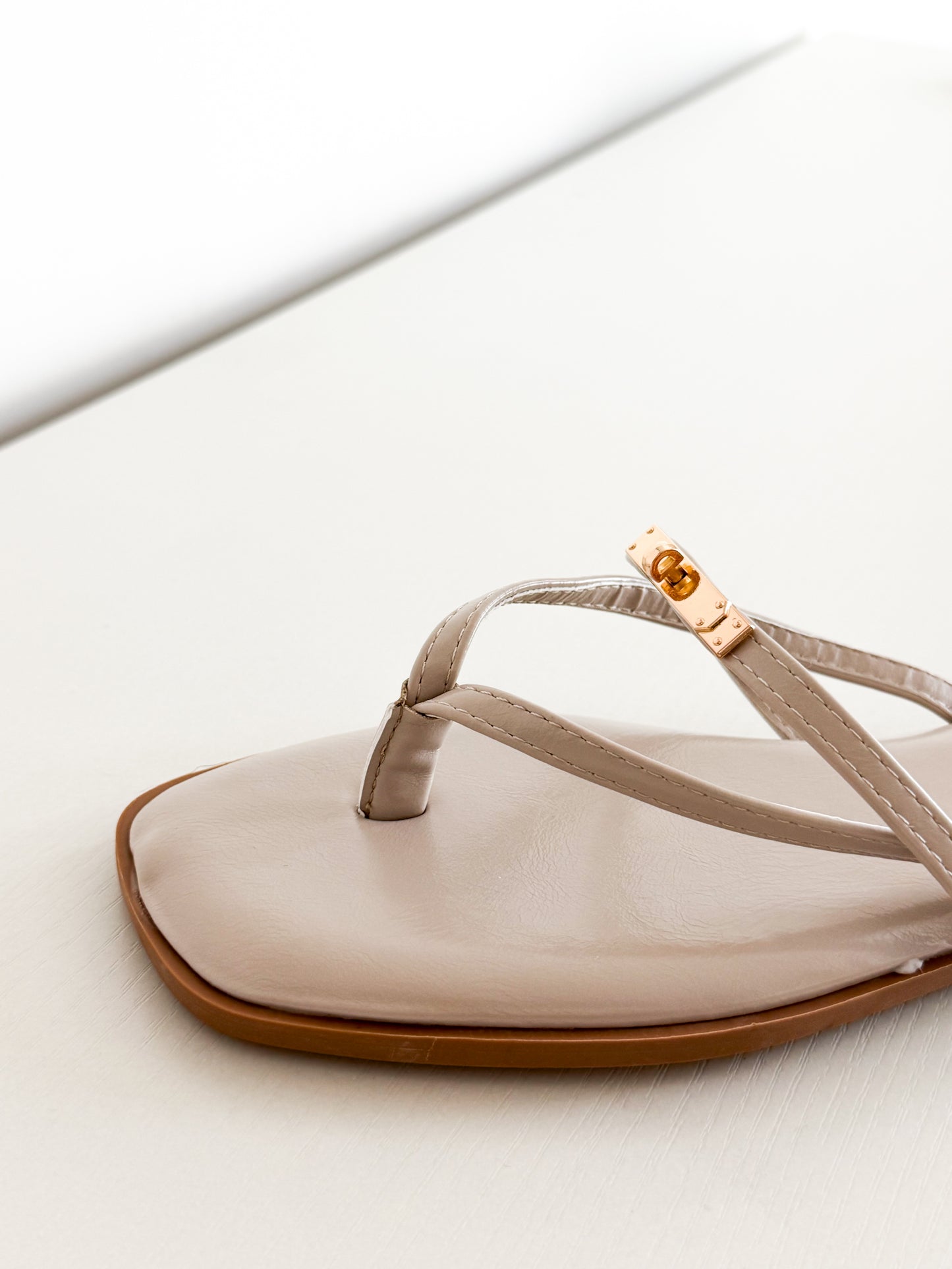 Outlook Taupe