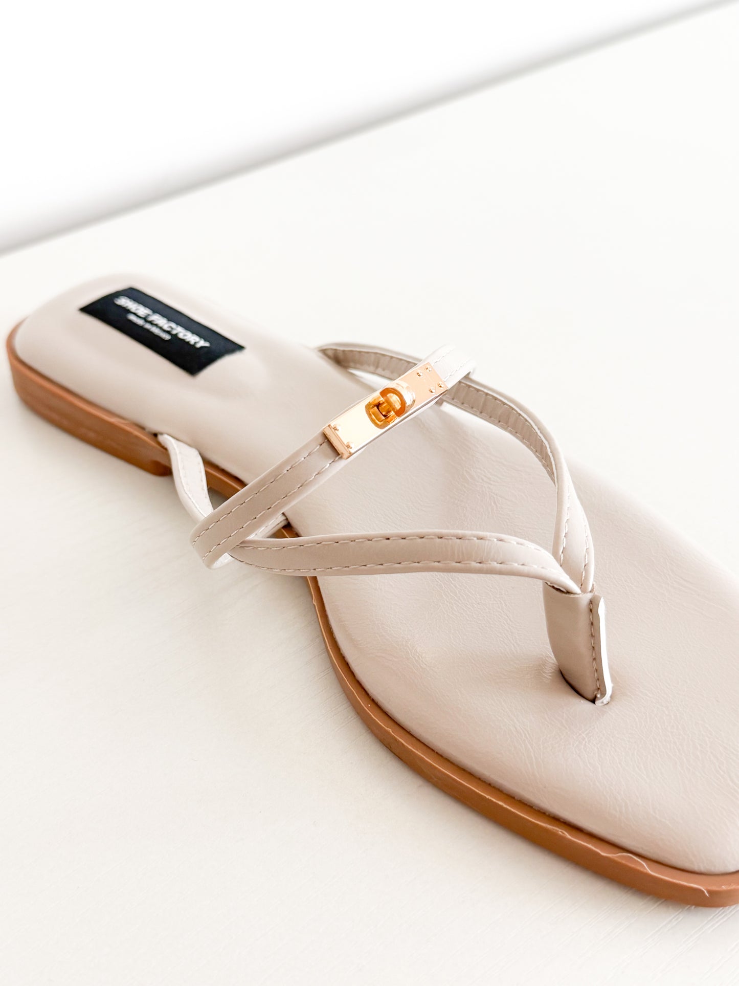 Outlook Taupe