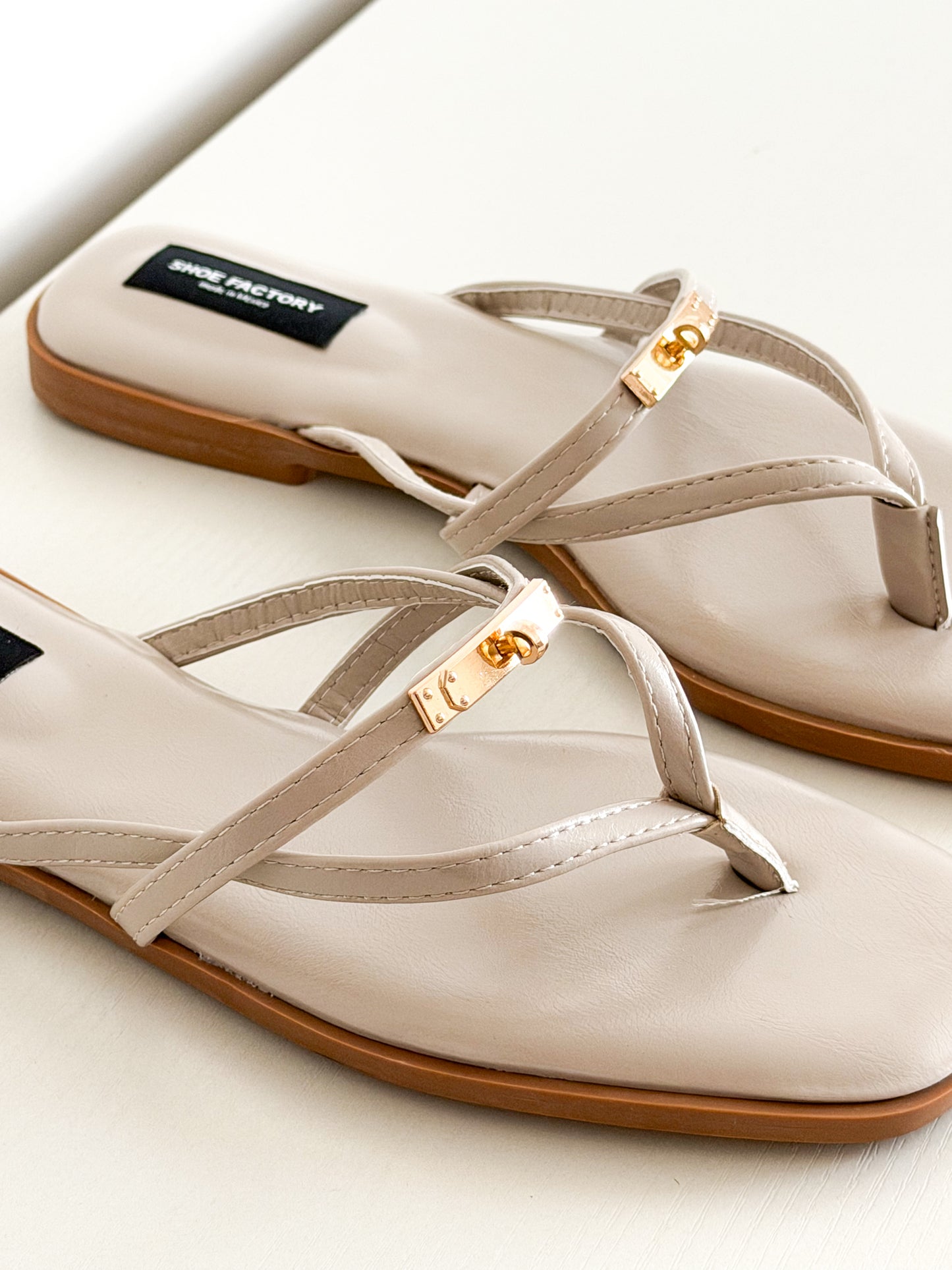 Outlook Taupe