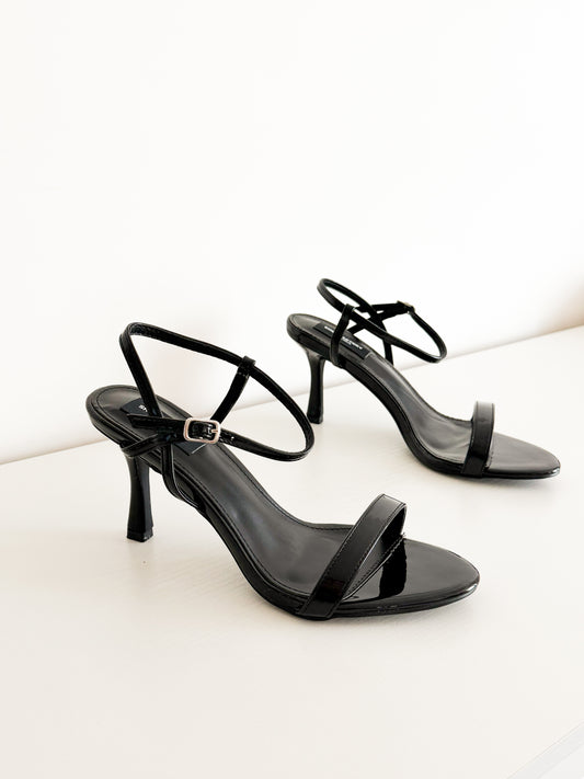 Constanza black